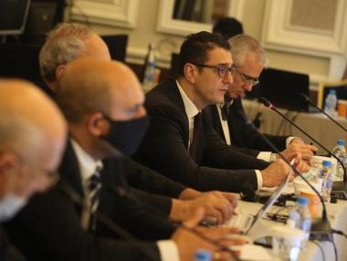 Липсата на визия доведе енергетиката ни до „бърнаут“