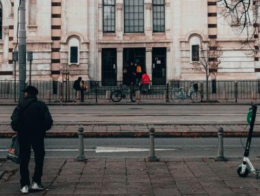 България остава на върха в ЕС по най-висок риск от бедност