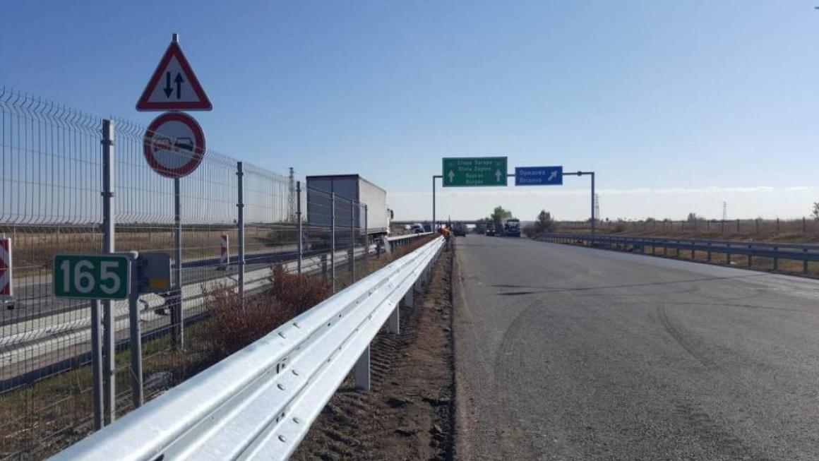 Галерия :: Снимка 7 :: До 10 дниАПИ обеща: приключва ремонтът на 12 км от „Тракия“ преди Чирпан}