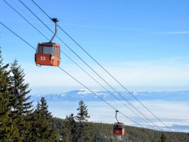 Николова разпореди нови мерки срещу Covid-19 в зимните курорти