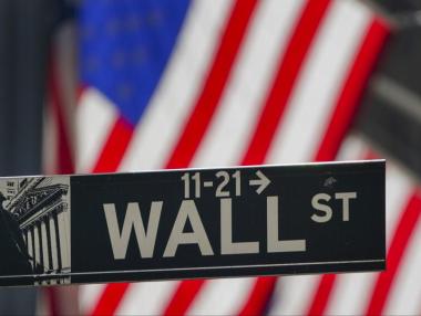 Американските акции губят заради очакването на фискалните стимули