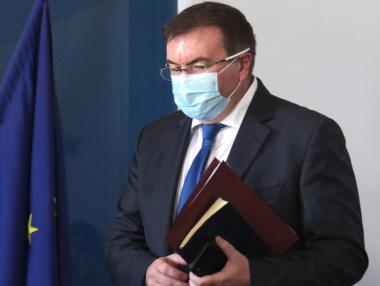 Карантината на контактните лица вече е 10 дни