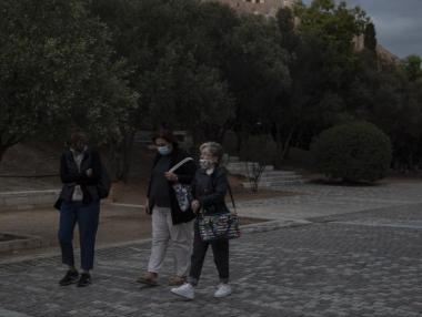 От утре в Атина и Солун също ще има вечерен час