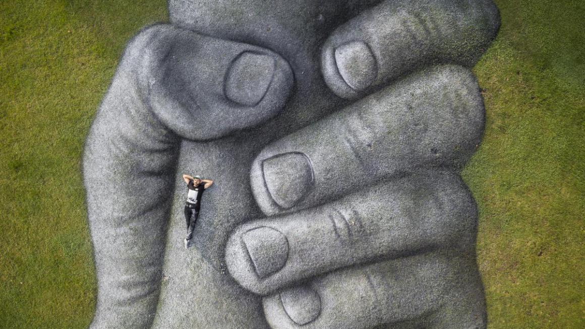 Галерия :: Снимка 2 :: Арт проектът „Отвъд стените“ насочи всички погледи към Истанбул (снимки)}