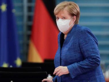 Германия затваря всички заведения, но оставя училищата отворени