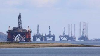 Петролът удари петмесечно дъно