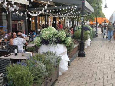 Столична община обмисля вечерен час за кафенета и ресторанти