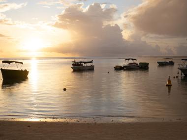Мавриций кани работещите дистанционно да прекарат зимата там