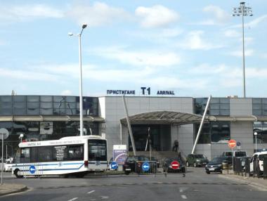 ЕК откри нарушения при ваучерите за отменени пътувания в България