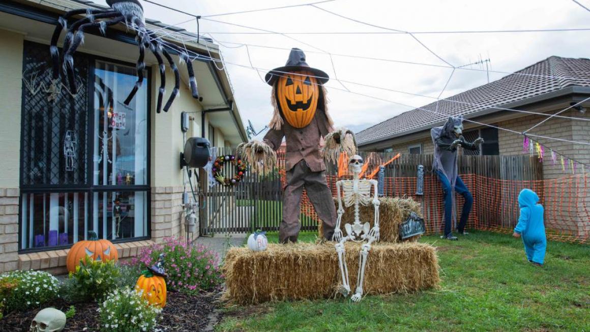 Галерия :: Снимка 2 :: Празненства за Хелоуин в условията на пандемия}