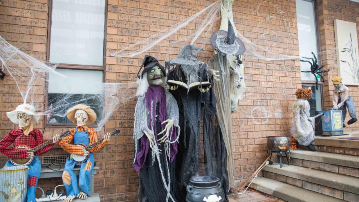 Галерия :: Снимка 6 :: Празненства за Хелоуин в условията на пандемия}