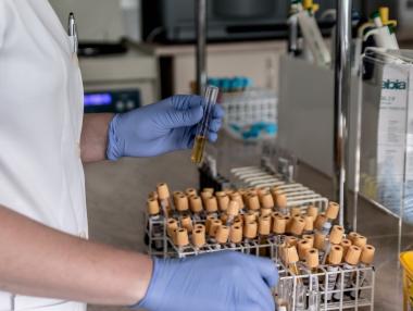 Великобритания стартира масово тестване за COVID-19 в Ливърпул