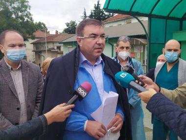 Ангелов: От четвъртък пред болниците ще има Covid пунктове