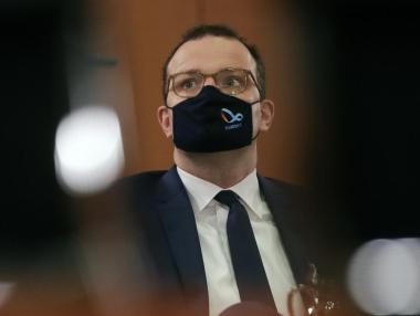 Германия е в решаваща фаза на пандемията, предупреди здравният министър