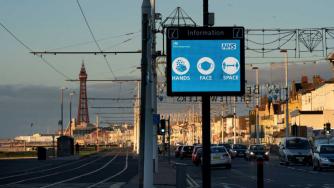 От днес Англия е под пълна карантина