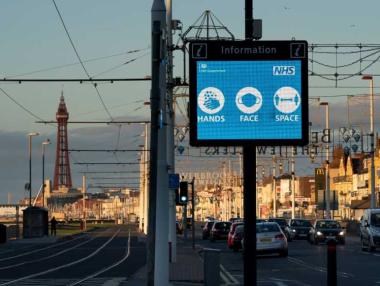 От днес Англия е под пълна карантина