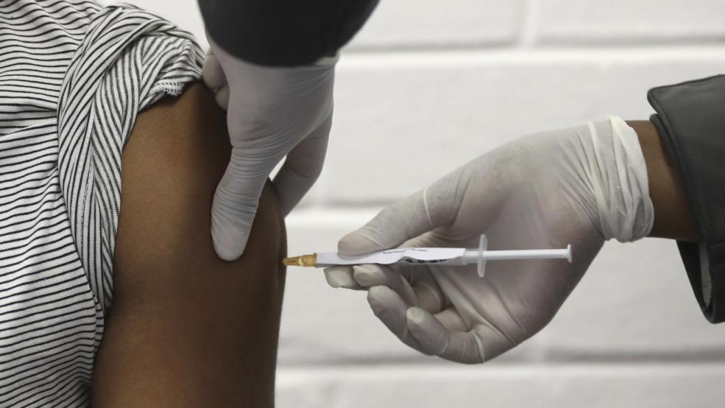 AstraZeneca чака финални резултати за COVID-ваксината до края на 2020 г.