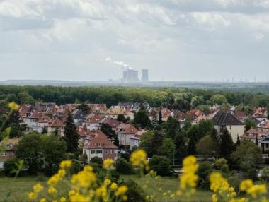 Кризата преобърна имотния пазар: Къщите стават все по-желани