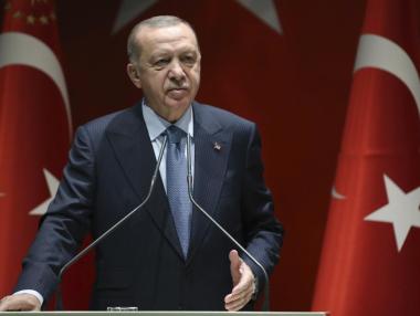 Ердоган уволни шефа на Централната банка заради резкия спад на лирата