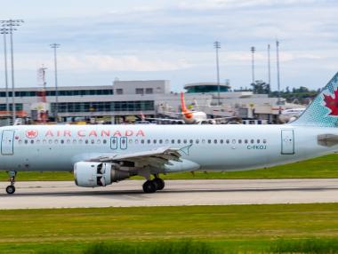Air Canada с поредна загуба
