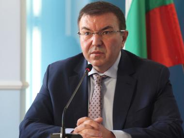 Ангелов: Няма проблем със здравната система, легла има за всички нуждаещи се