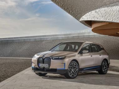 BMW представи първия си електрически SUV