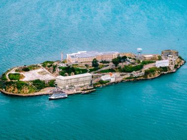 Зад стените на легендарния Алкатраз (снимки)