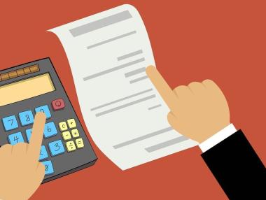 Колкото повече регулации, толкова по-ниски заплати