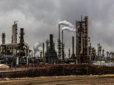 Ще бъде ли прекършено възстановяването от нов локдаун?