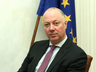 Желязков не разбира защо Летище София вдига летищните такси