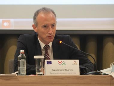 Маските стават задължителни в учебните часове