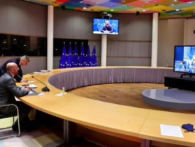 Полша и Унгария продължават да лазят по нервите на ЕС