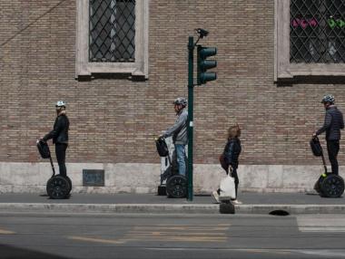 Оборотът на туроператорите е със 70% надолу