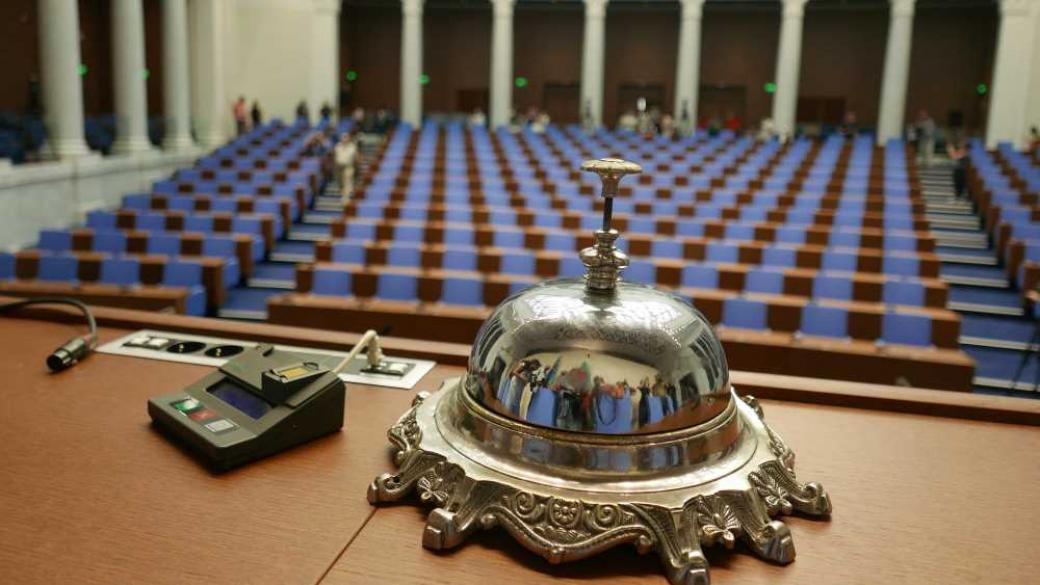 Без особен дебат депутатите приеха рекордния бюджет на НЗОК