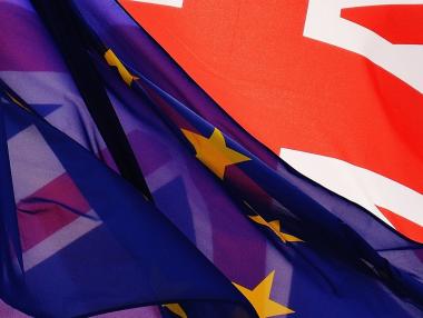 Банките в ЕС ще трябва да търгуват деривати в блока след Брекзит