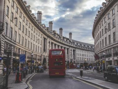 Една трета от Англия остава в локдаун и след 2 декември