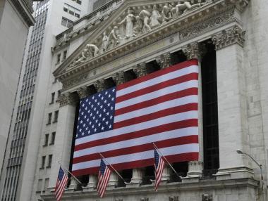 Златото затвърди позициите си през изминалата сесия