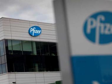Ваксината на Pfizer вече се доставя в САЩ и Европа