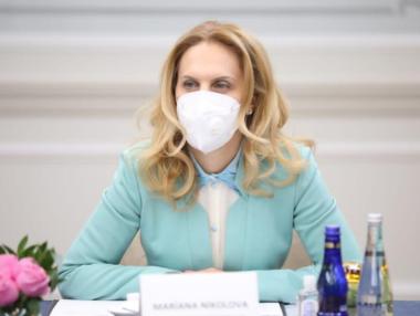 Николова: Пълно затваряне на ски курортите ще нанесе щети за 1 млрд. лв.