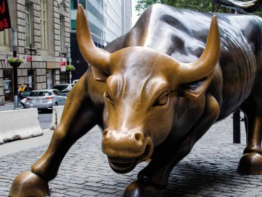 Уолстрийт отчете исторически силен месец