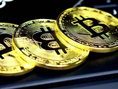 Биткойн удари втори рекорд, след което изтри $1500 от цената си