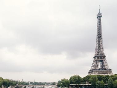 Айфеловата кула отново отваря за посетители на 16 декември