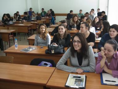 Държавата ще поема таксите на студенти, решили да останат в България