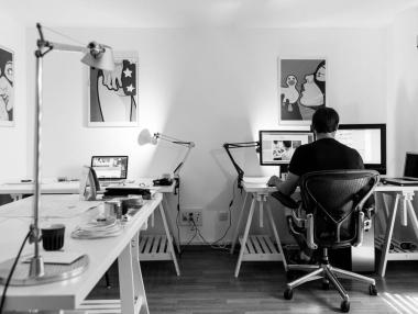 ЕП настоява работещите от вкъщи да имат правото да се „изключват“