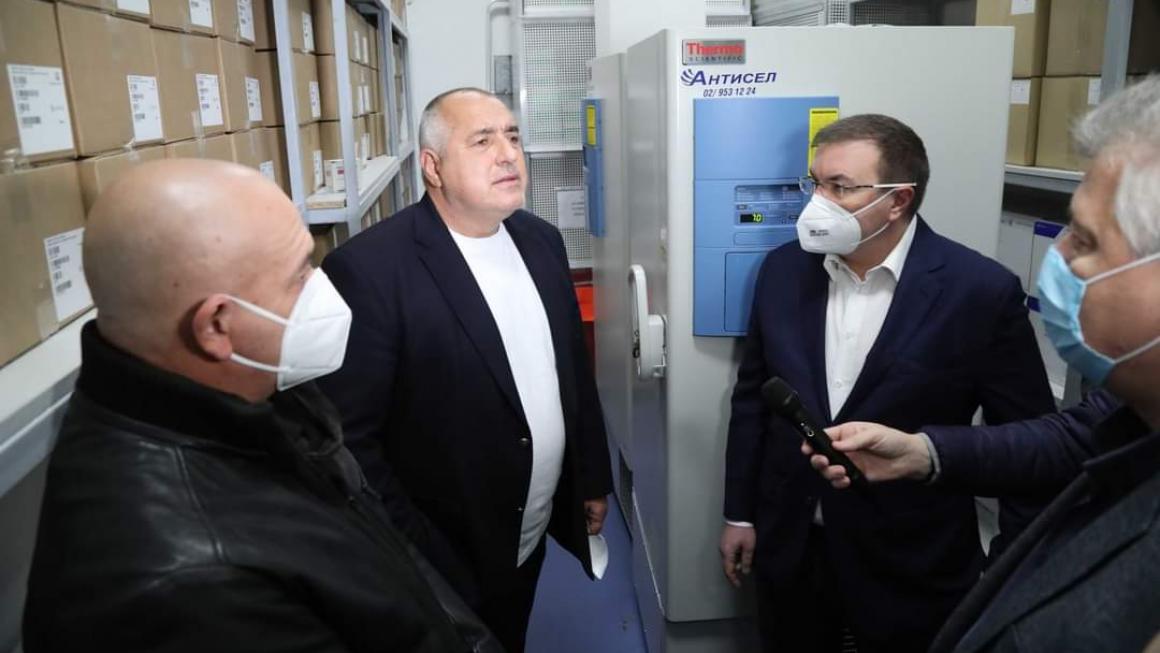 Галерия :: Снимка 3 :: Фризерите за ваксината срещу COVID са вече в България (снимки)}