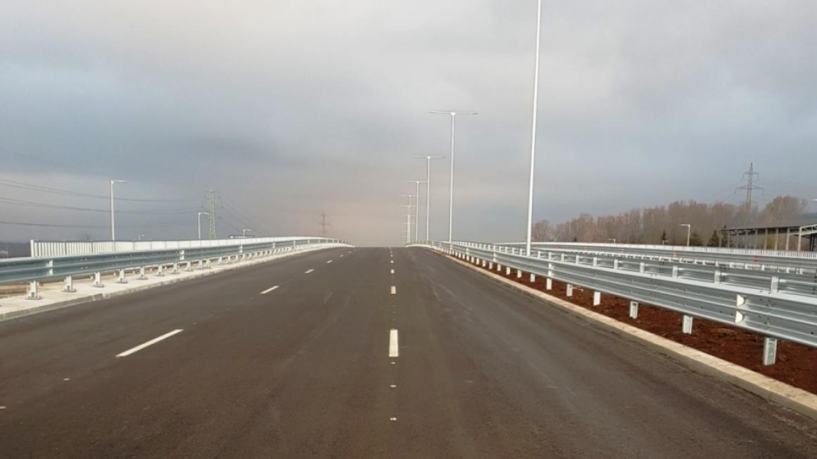 Галерия :: Снимка 1 :: АПИ пуска полуготова отсечка от Софийския околовръстен път (снимки)}