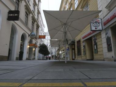 Австрия отваря магазините