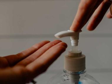 Правителството отдели 17 млн. лв. за дезинфектанти в училищата