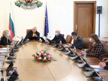 За ден правителството раздаде близо половин милиард лева