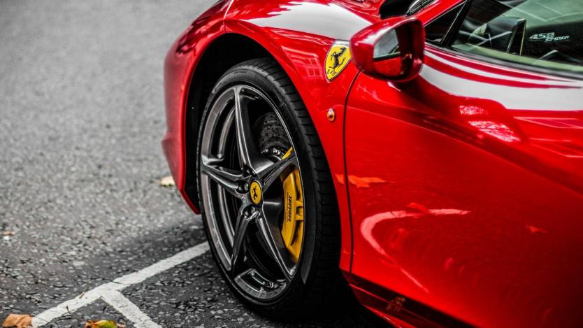 Ferrari открива шоурум в България